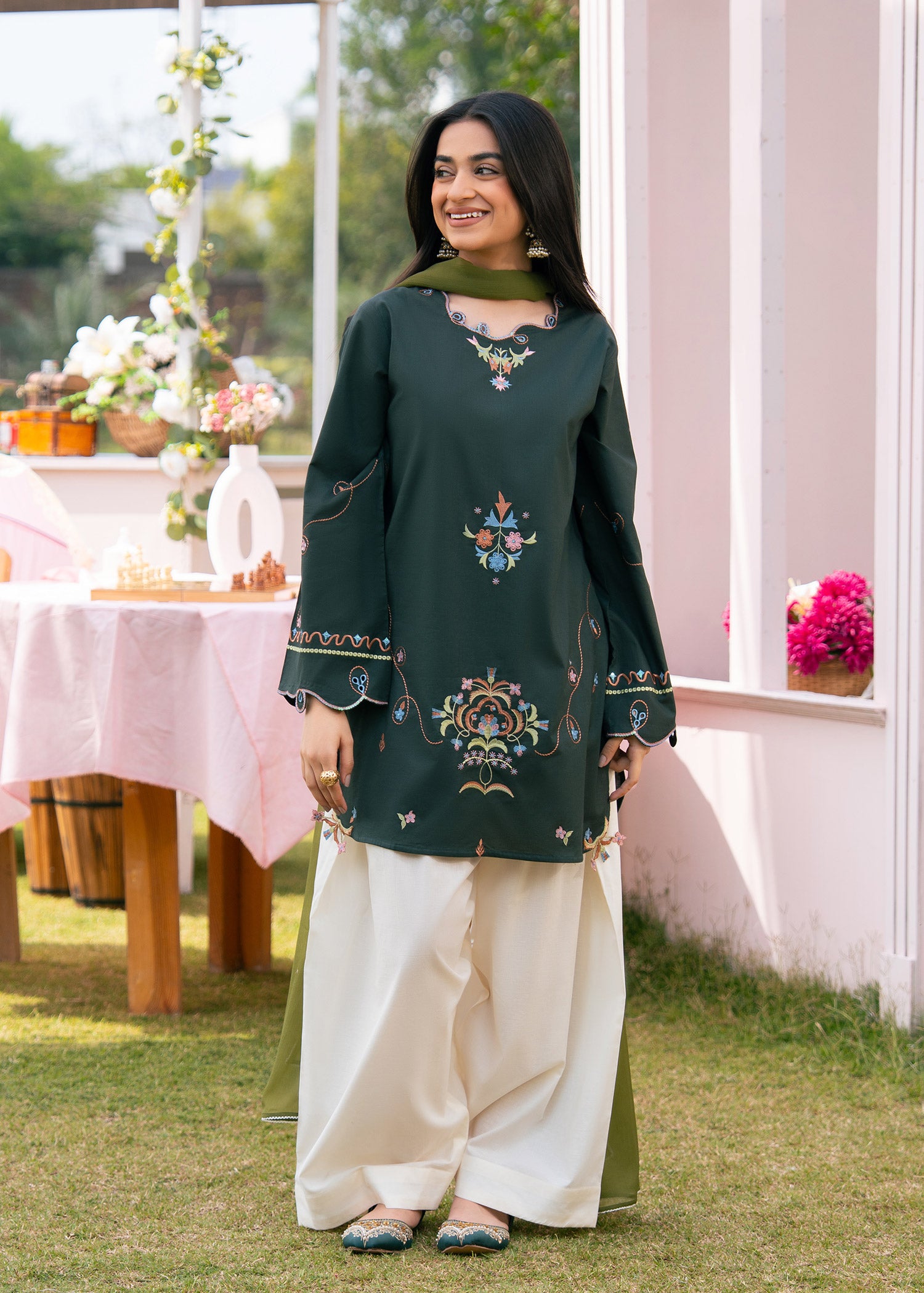 Best Starling Grey Festive Pret Dress in Pakistan 2026 – Buzzazi