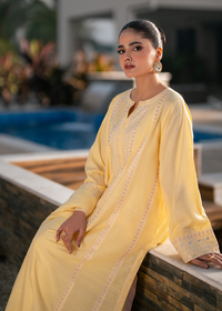 Soft Yellow Festive Pret