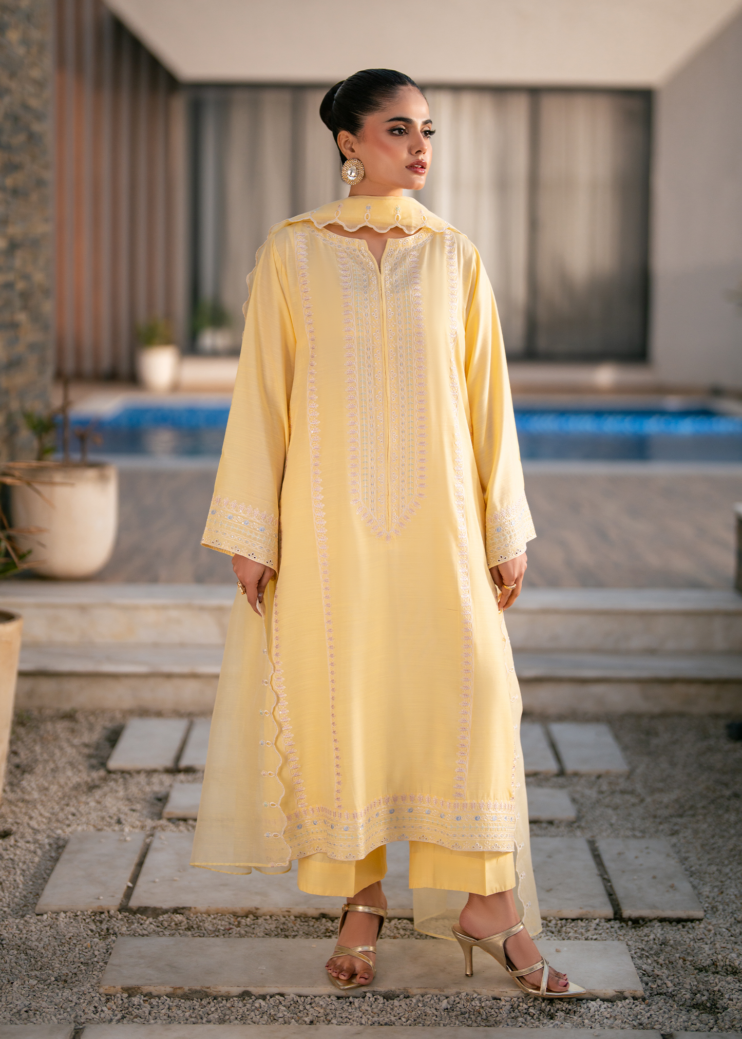 Soft Yellow Festive Pret