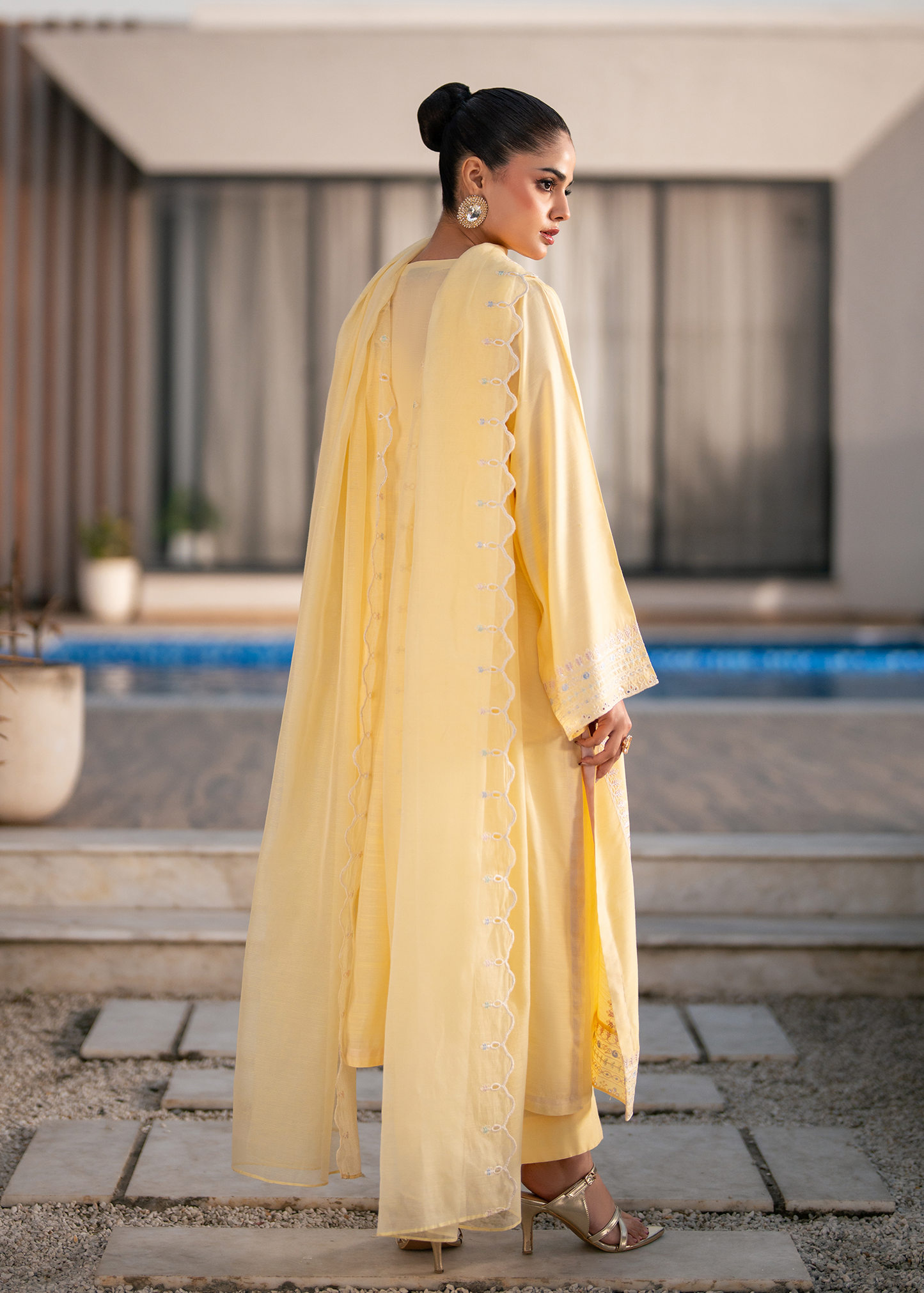 Soft Yellow Festive Pret