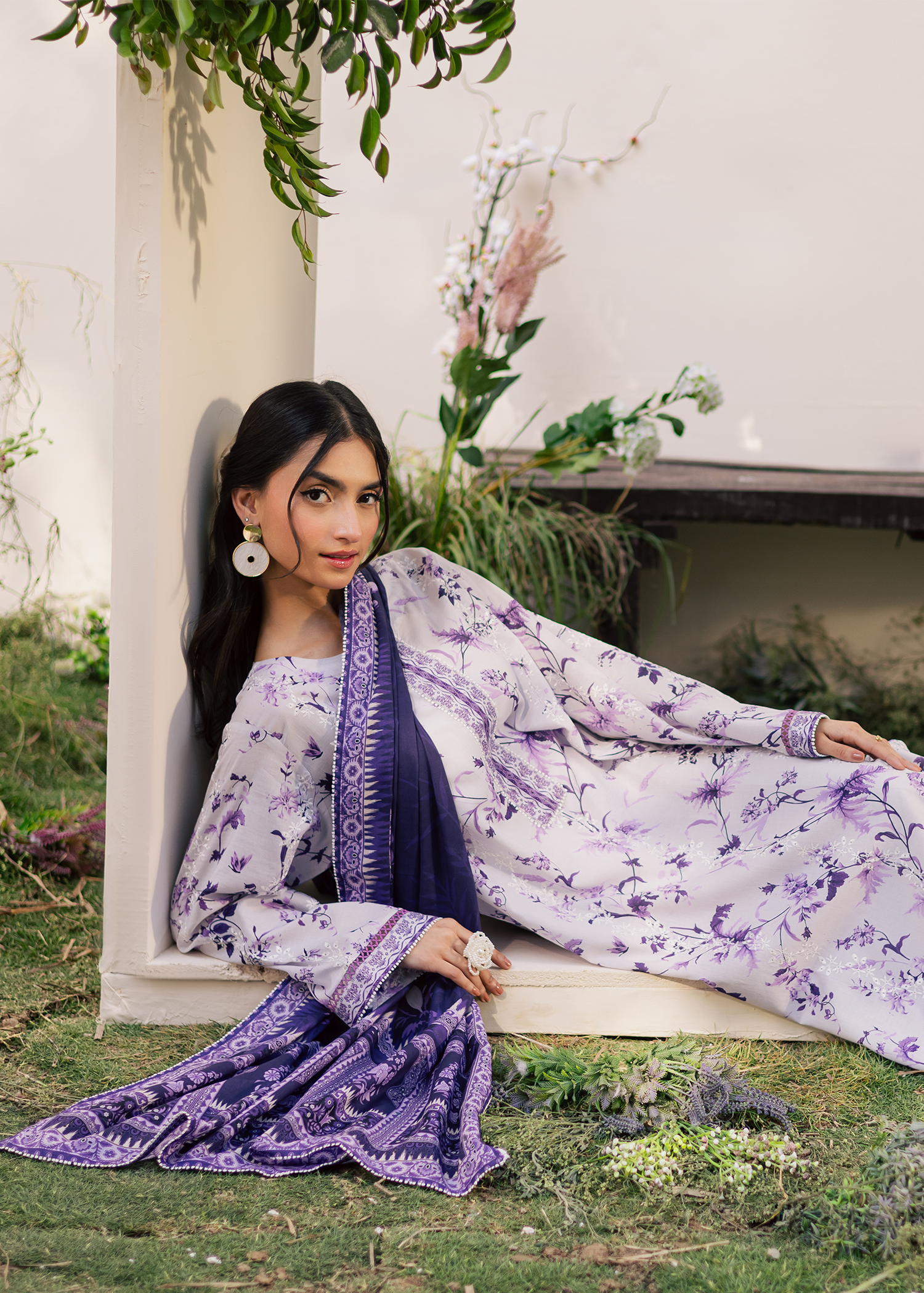 embroidered lawn unstitched