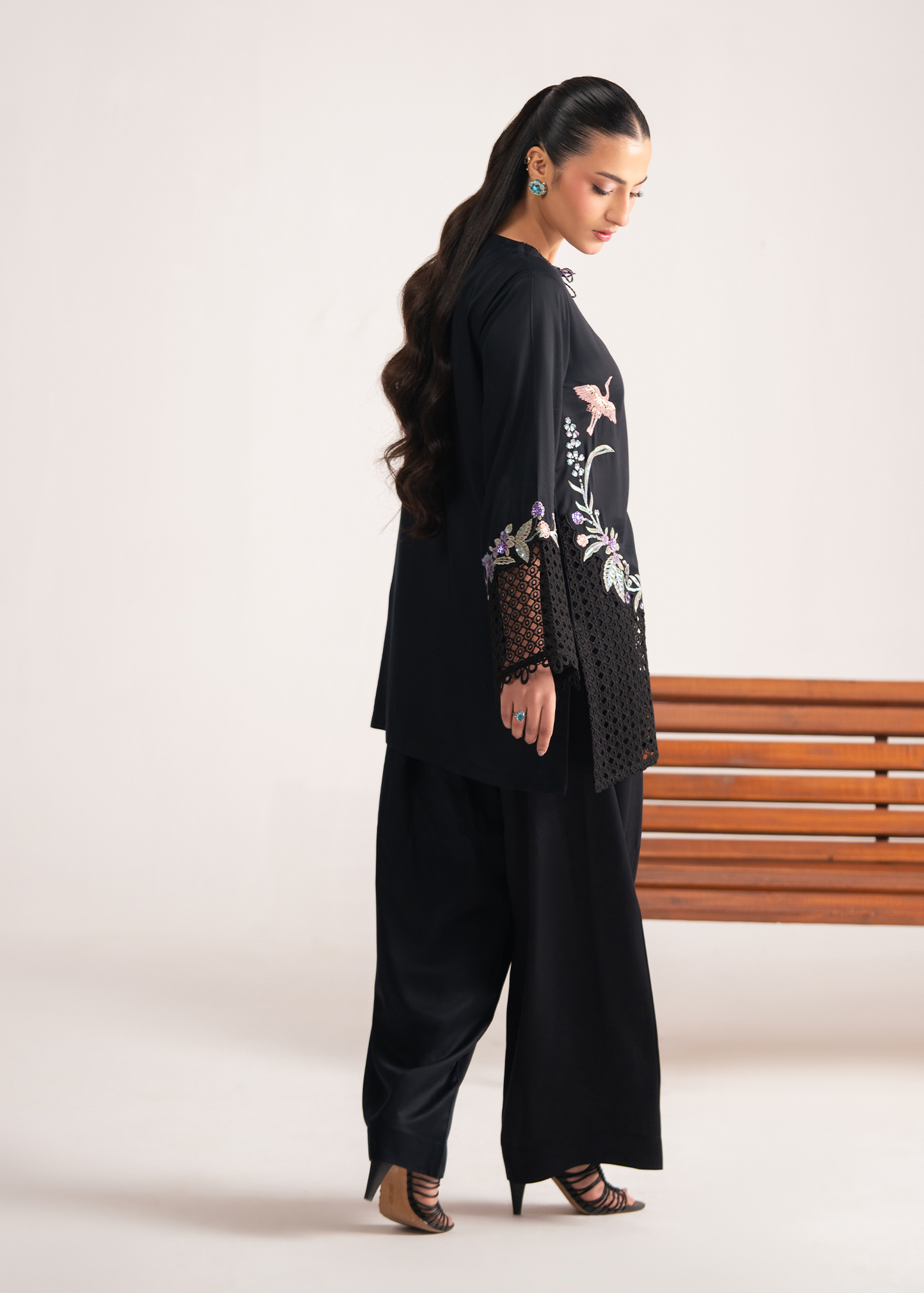 Nora Black Festive Pret