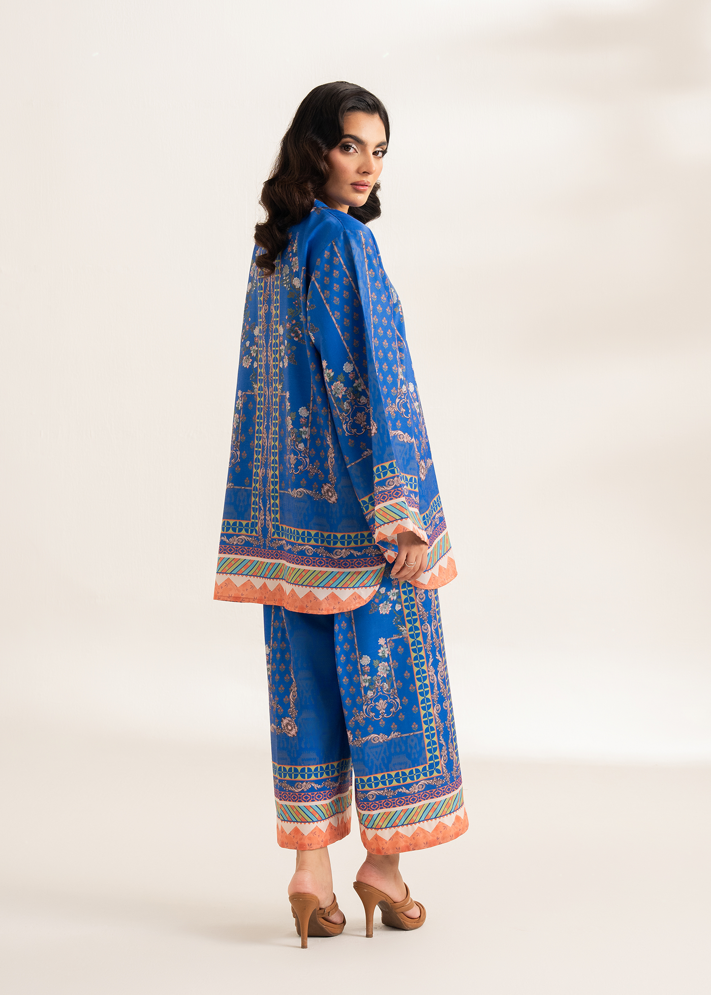 east clothes