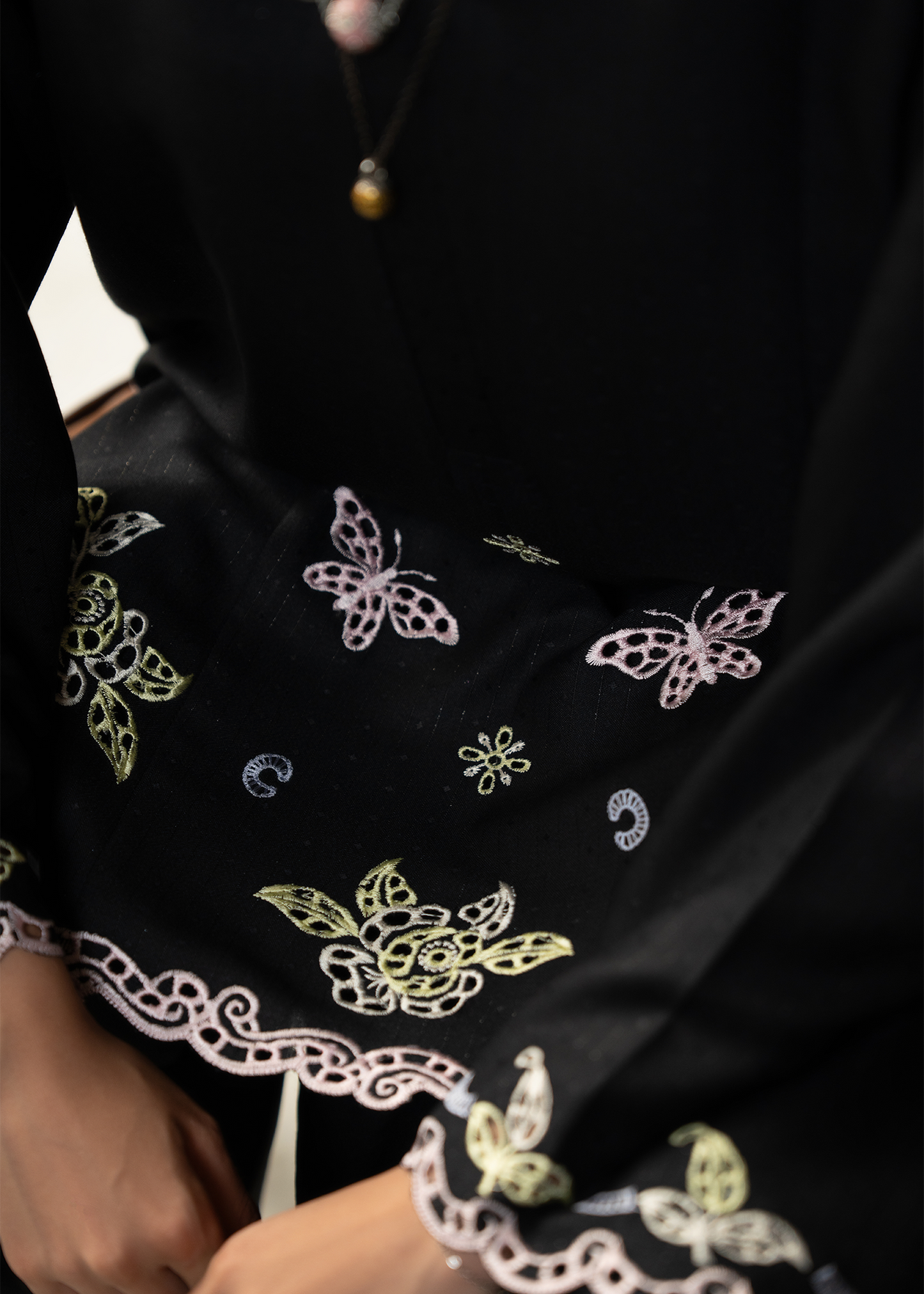 Black embroidered Dhanak Suit - short