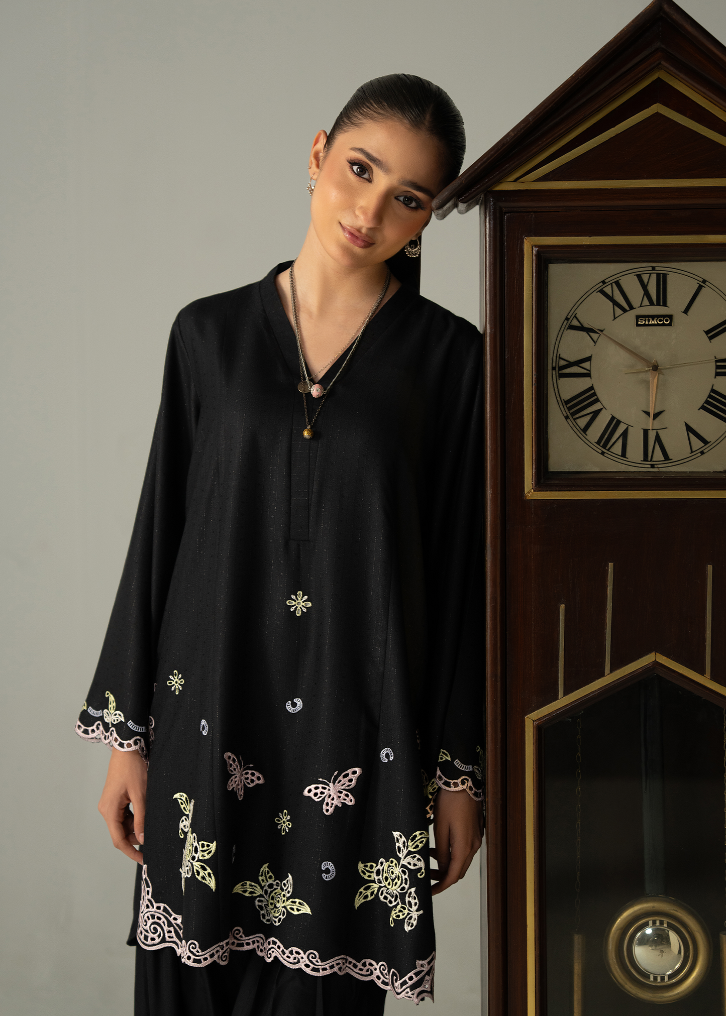 Black embroidered Dhanak Suit - short