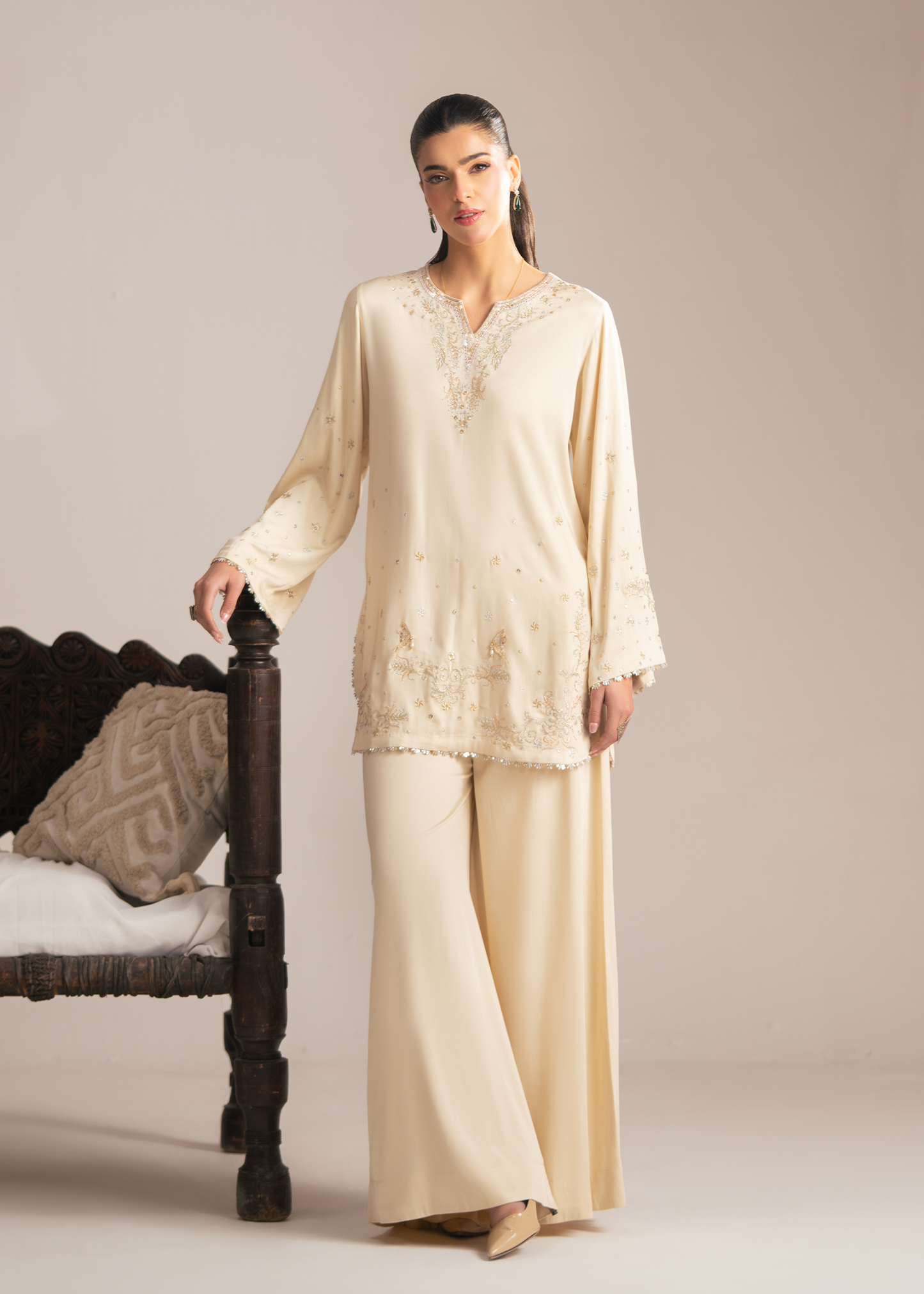 Mira Pearl Ivory Festive Pret