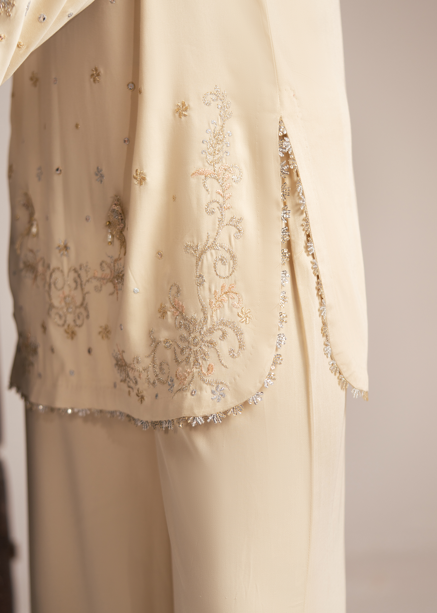 Mira Pearl Ivory Festive Pret