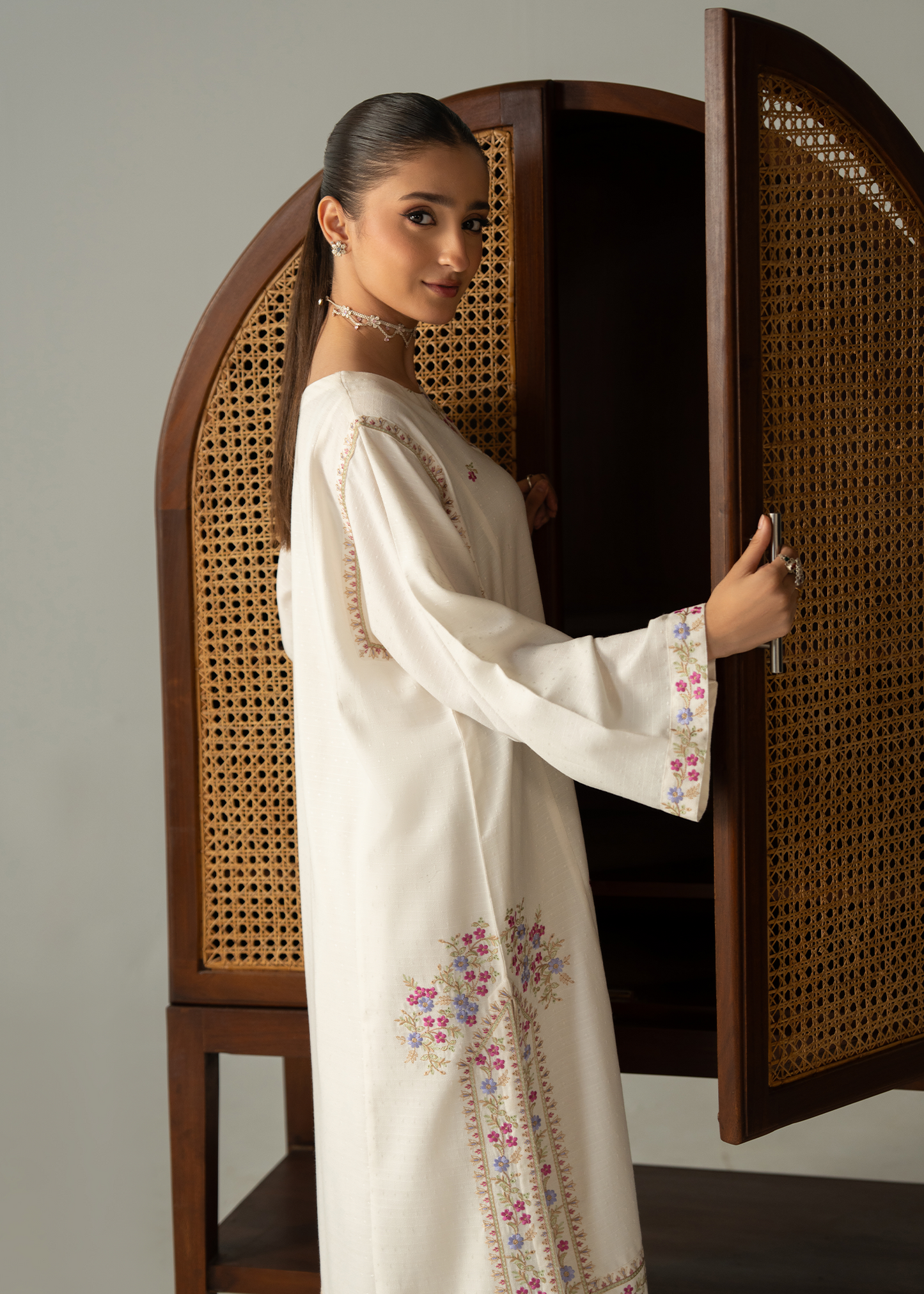 White embroidered Dhanak Suit