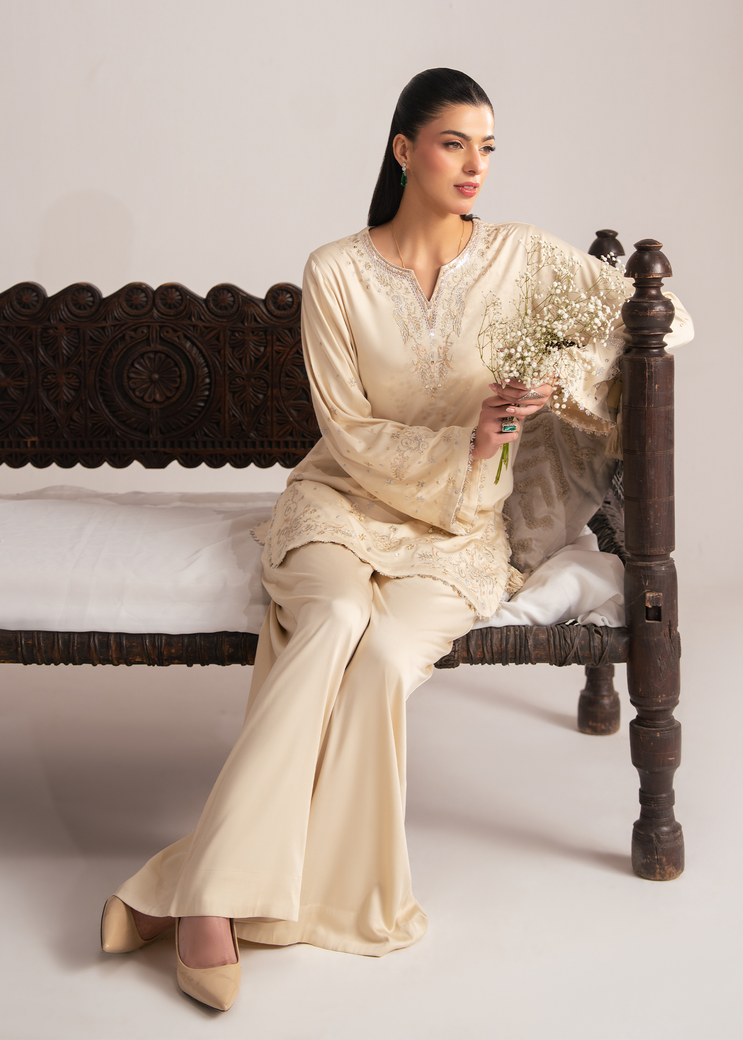 Mira Pearl Ivory Festive Pret