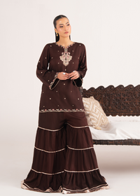 Roselle Brown Festive Pret