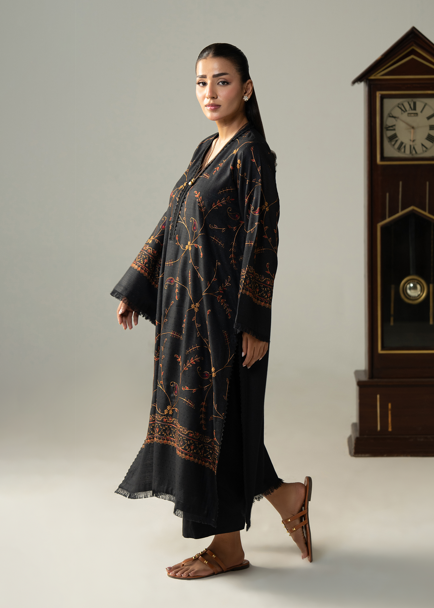 Black embroidered Dhanak Suit - long